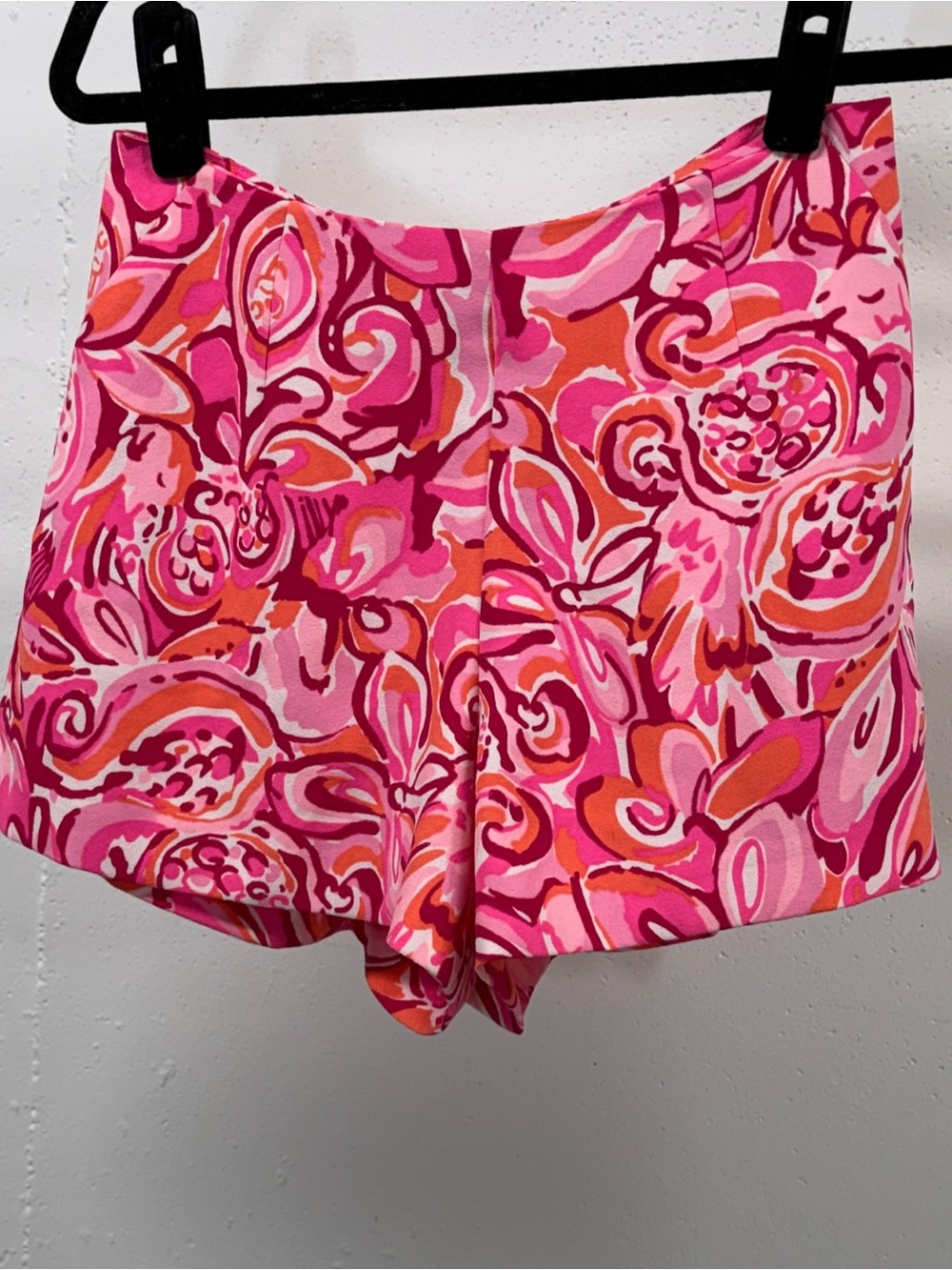 Lilly Pulitzer  women’s Pink Floral Print High-Rise Shorts Zipper on the back